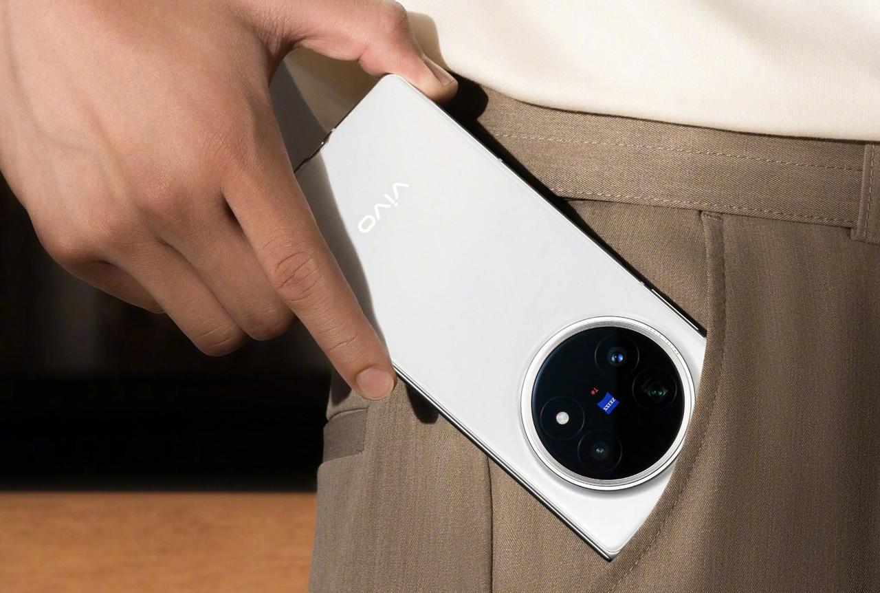 Vivo X Fold 5 - Image 4